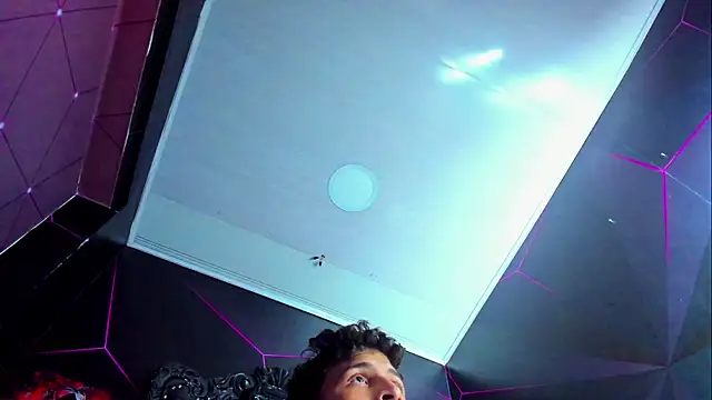 Ethan_Waalker live sex cam