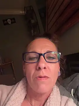 Lilbeezie81 live sex cam