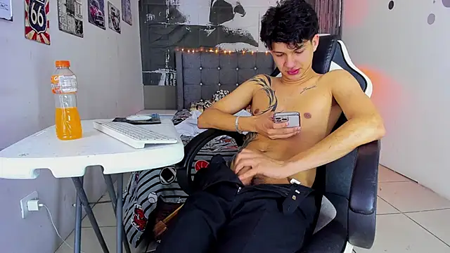 jason_graeats live sex cam