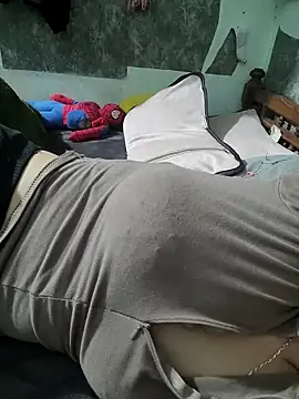 -LunaLust's cam snapshot