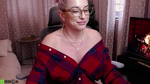 CarrieLoveX live sex cam