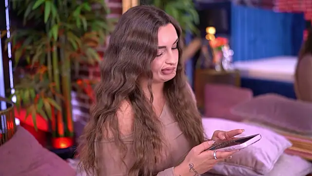 MillaSerene live sex cam