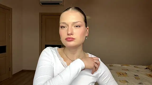 Milayouknow's cam snapshot