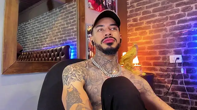 VinzenzRizzo live sex cam