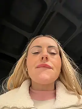 EmaSalis live sex cam