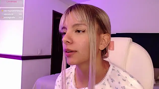 peyton_golden1's cam snapshot