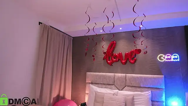 Arinextdoor's cam snapshot