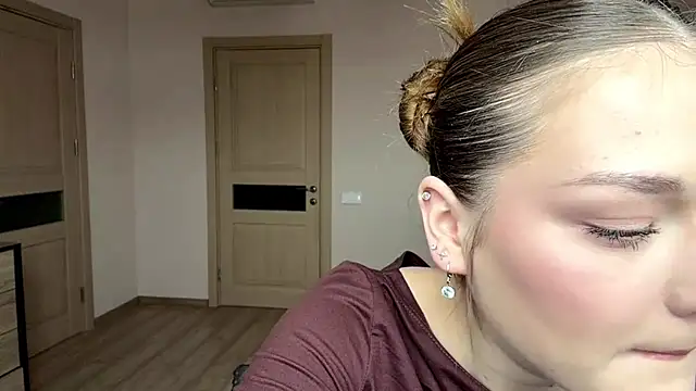 Milayouknow's cam snapshot