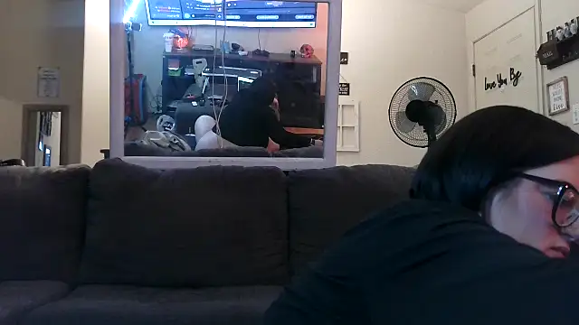 FreaksOffALeash3261's cam snapshot