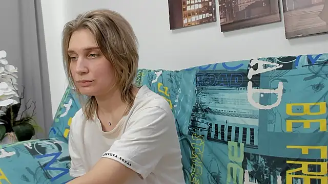 Tenderly_Sophie's cam snapshot