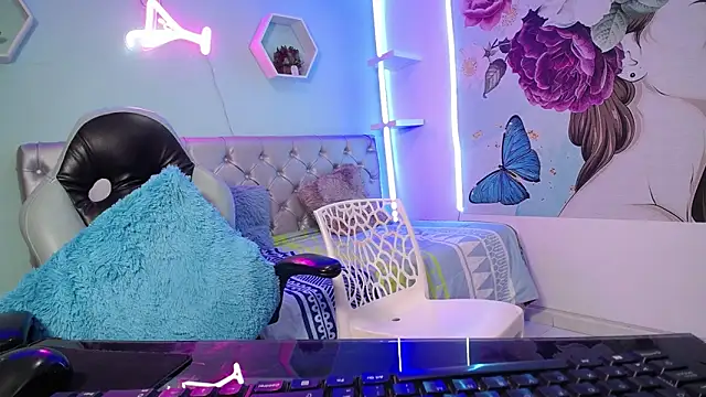 nicol_ross19's cam snapshot