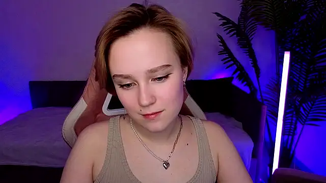 Ellie_Heavenly's cam snapshot