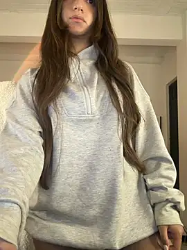 aly_golden_ live sex cam