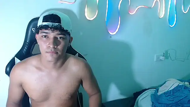 jamescurly00 live sex cam