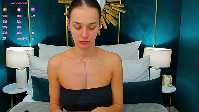 AprilWong live sex cam