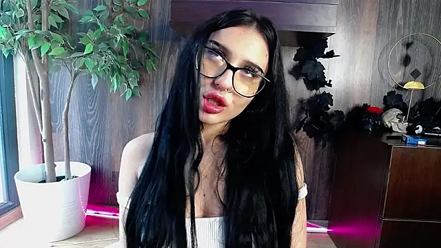 RavenFoxxy's cam snapshot