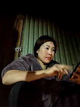 Yiyoongg live sex cam