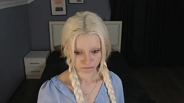 Naomi_Demio's cam snapshot