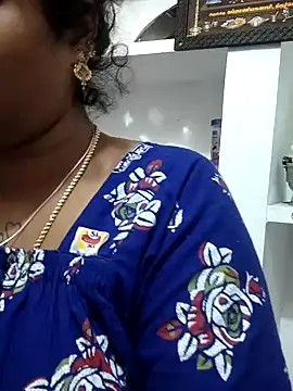 sweetqueen143 live sex cam