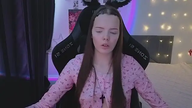 Luna_Navy's cam snapshot