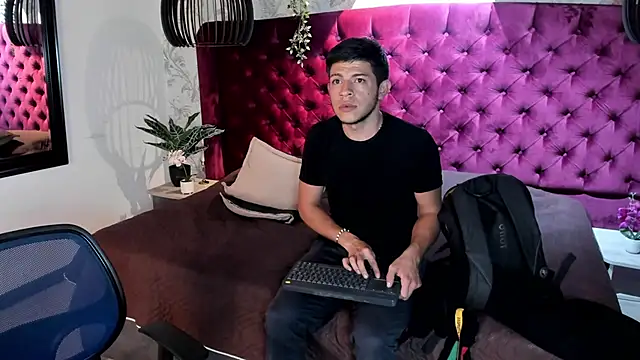 Zackfalcon_'s cam snapshot