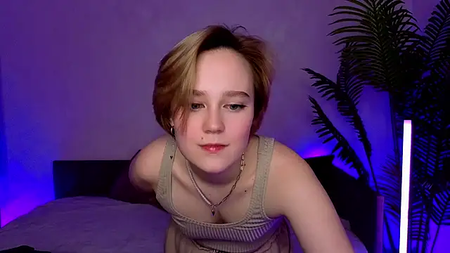 Ellie_Heavenly's cam snapshot