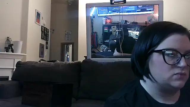 FreaksOffALeash3261's cam snapshot