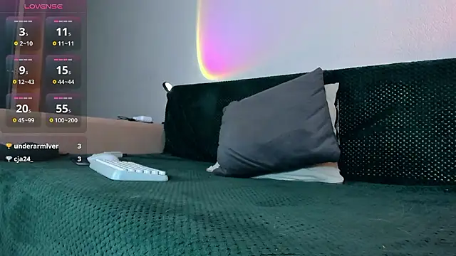 _ccrystaa_'s cam snapshot