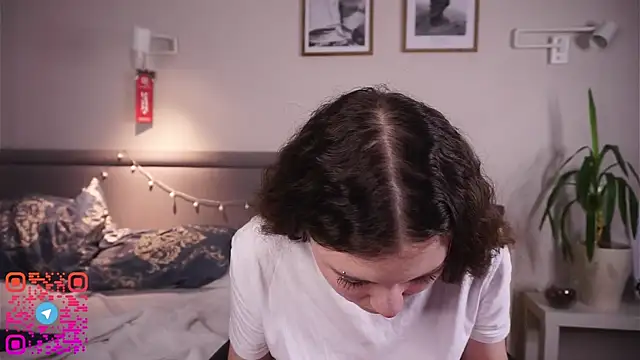 MegganKinson live sex cam