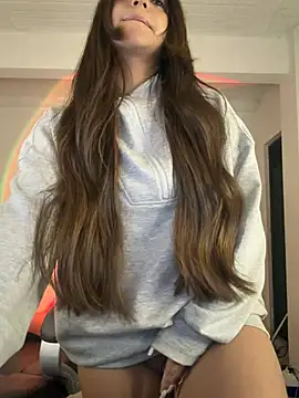 aly_golden_ live sex cam