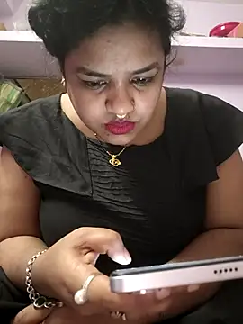 Deborbhavi222's cam snapshot