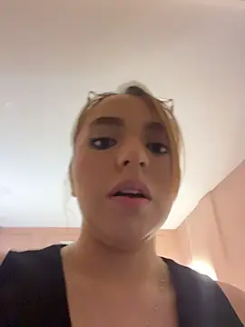 amber_price's cam snapshot