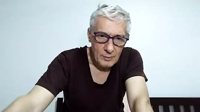 BIGUNCUTHARDCOCK live sex cam