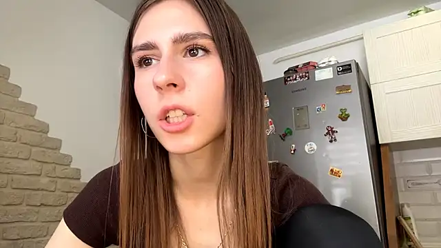 ElsieKuhlmann live sex cam