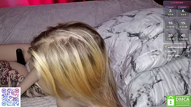 LynetHakes live sex cam