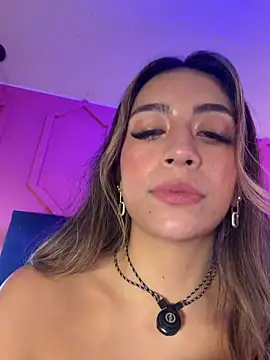 Atenea_cute21 live sex cam