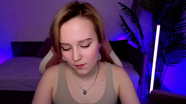 Ellie_Heavenly's cam snapshot