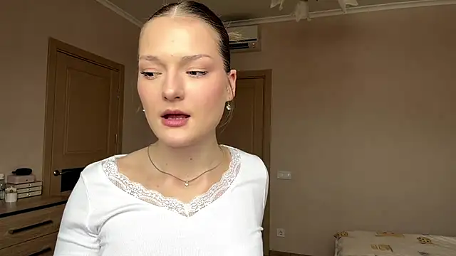 Milayouknow's cam snapshot