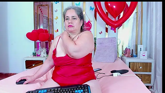 AnyelaGitanaMature live sex cam