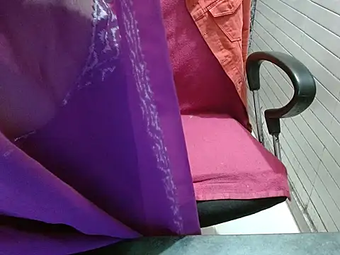 LovingPihu's cam snapshot