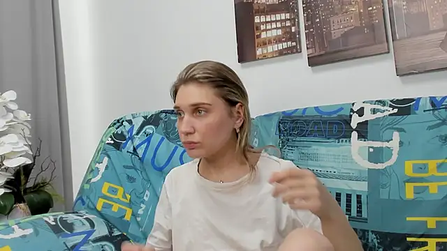 Tenderly_Sophie's cam snapshot