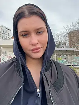 KikiWatson live sex cam