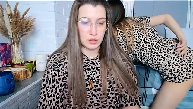 JullyMood live sex cam