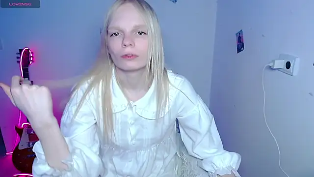 Emily_Nyaffee live sex cam