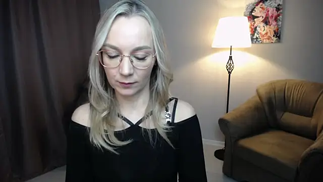 Ava_Elior's cam snapshot