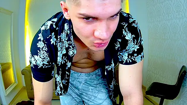 MaxKaiden's cam snapshot