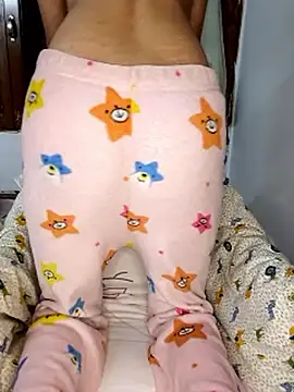 miss_raavy's cam snapshot