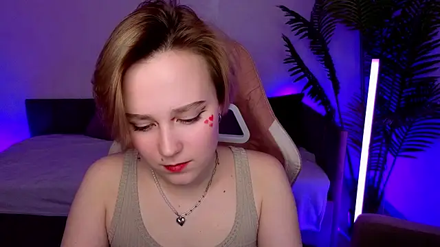 Ellie_Heavenly's cam snapshot