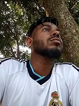 X-_boy's cam snapshot