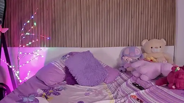 Hayley-Fox's cam snapshot